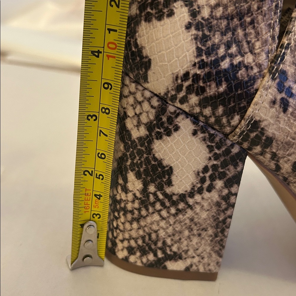 Steve Madden Snakeskin Pattern Ankle Booties size 10 M women. Block Heel. OBO - Picture 14 of 14